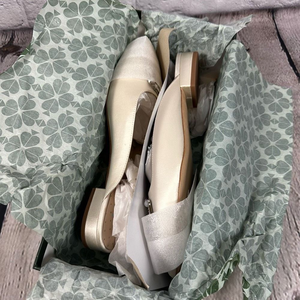 Kate Spade Women’s Buckle Up Slide Mule Shoes Ivory Bridal Pointed Toe NEW - Picture 2 of 7
